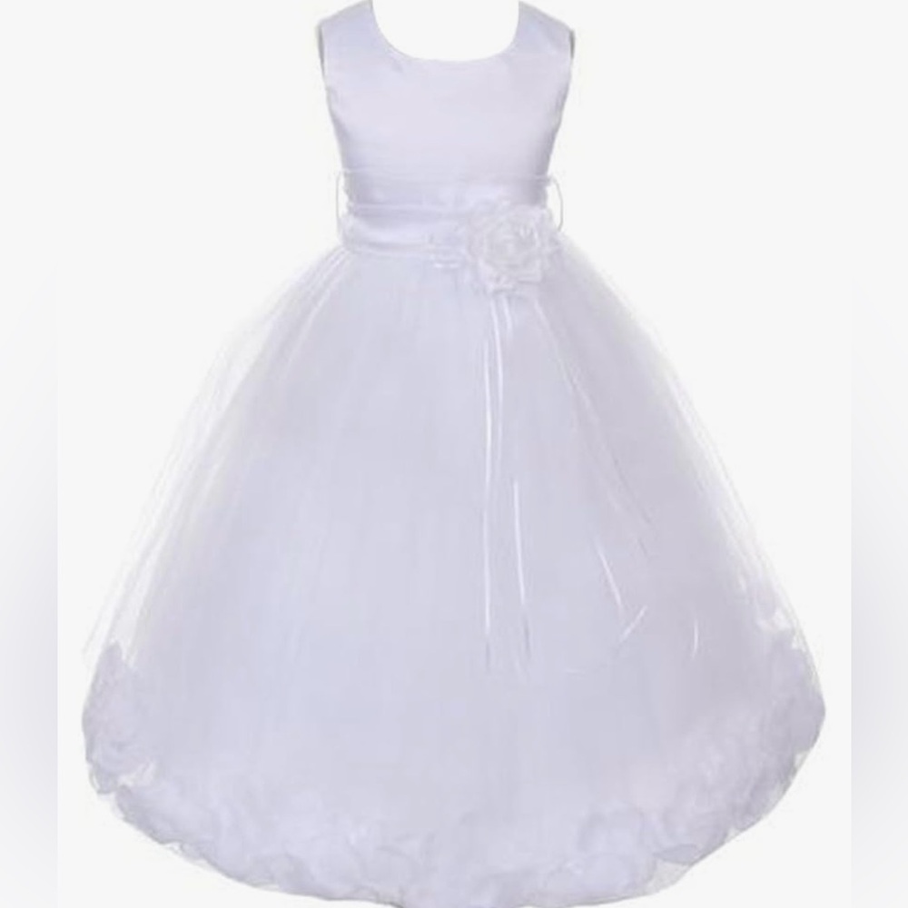 Communion, flower girl, pageant petal dress; color:‎ white       Size: 7/8 kids